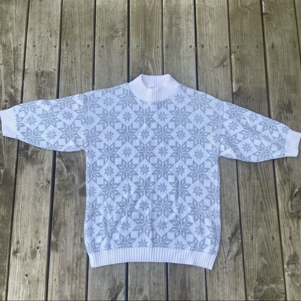 ** VTG Garland USA Gray white Snowflake mock neck pullover sweater
